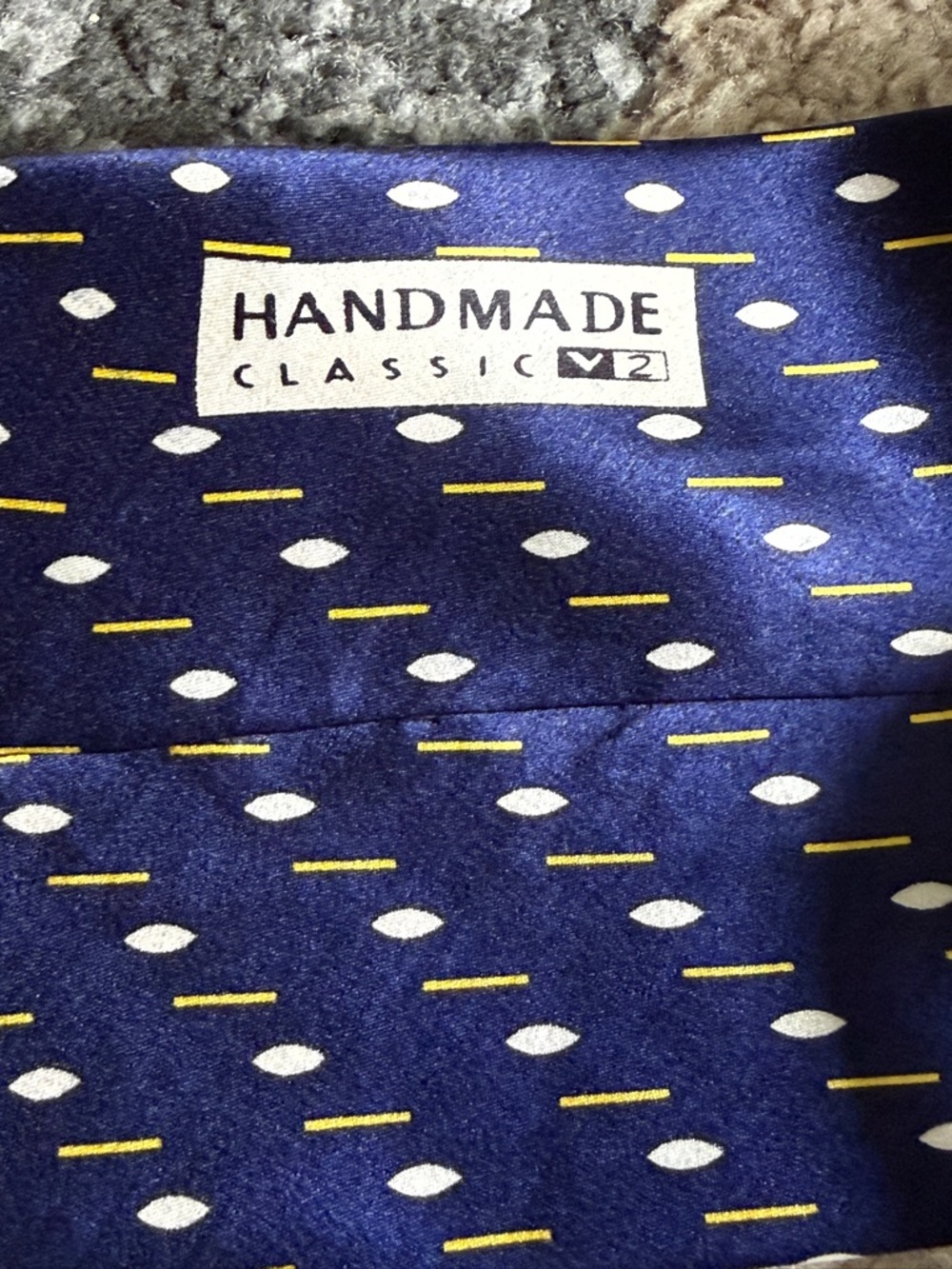 Versace Classic V2 Men's Navy Patterned 100% Silk Tie Handmade in Italy - Picture 5 of 6